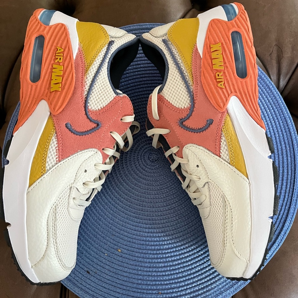 **Brand New** Nike Air Max Excee. Men’s Size 9.5, CD4165-017. Multicolored.